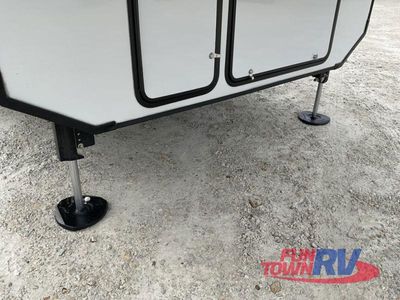 2025 Keystone RV Alpine - Photo 6