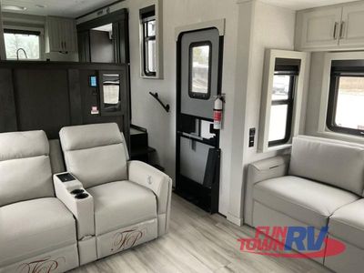2025 Keystone RV Alpine - Photo 12