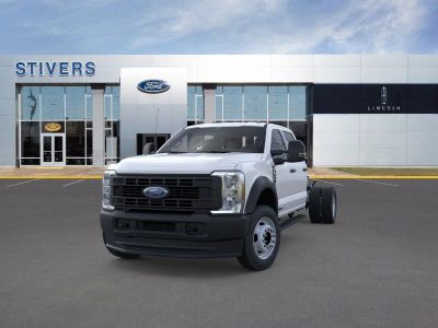 2025 Ford Chassis Cab - Photo 3