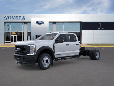 2025 Ford Chassis Cab - Photo 2