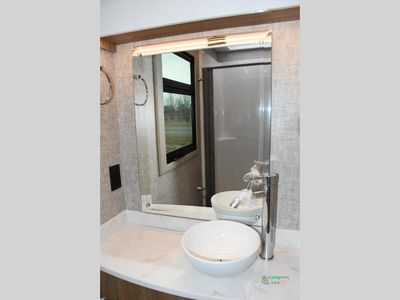 2026 Tiffin Motorhomes Wayfarer — photo 33 view