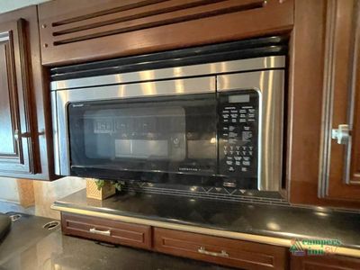 2012 Winnebago Ellipse — photo 35 view