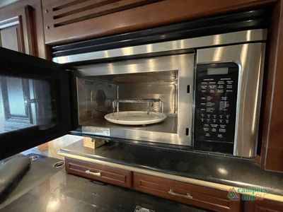 2012 Winnebago Ellipse — photo 36 view