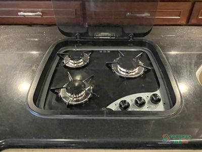 2012 Winnebago Ellipse — photo 32 view