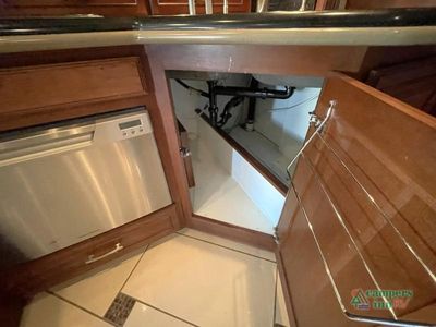 2012 Winnebago Ellipse — photo 38 view