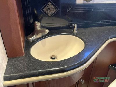 2012 Winnebago Ellipse — photo 49 view