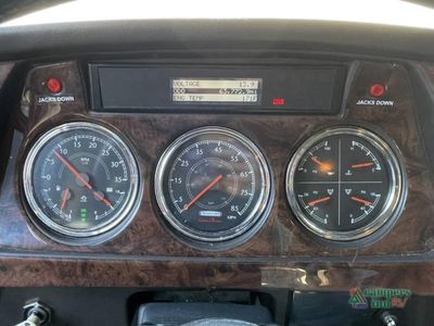 2012 Winnebago Ellipse — photo 18 view