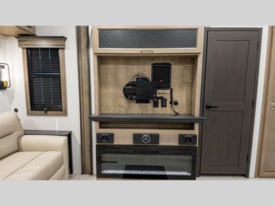 2025 Keystone RV Montana - Photo 30