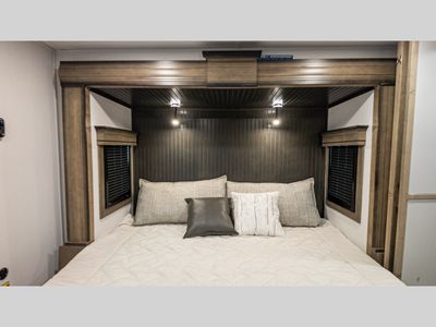 2025 Keystone RV Montana - Photo 20