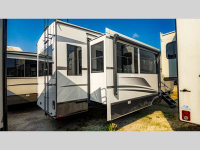 2025 Keystone RV Montana - Photo 11
