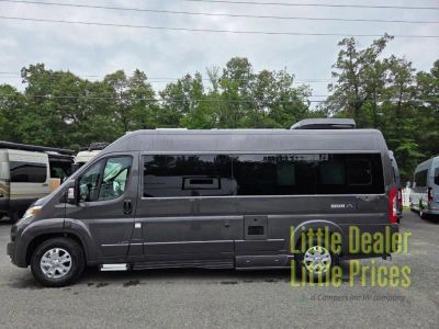 2025 Roadtrek Roadtrek — photo 7 view