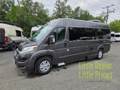 2025 Roadtrek Roadtrek — photo 8 view