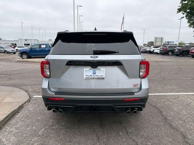 2022 Ford Explorer - Photo 4