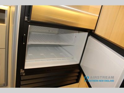 2026 Airstream Atlas - Photo 39