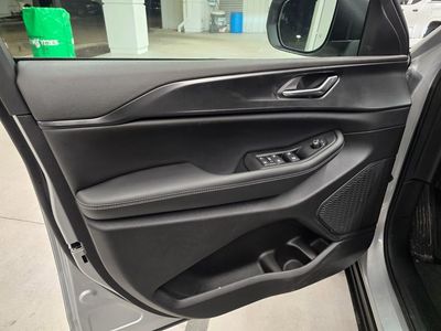 2025 Jeep Grand Cherokee - Photo 12