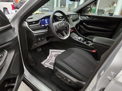 2025 Jeep Grand Cherokee - Photo 14