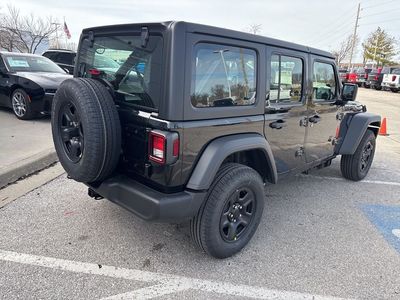 2026 Jeep Wrangler - Photo 31