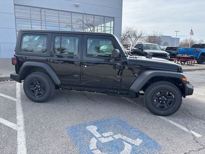 2026 Jeep Wrangler - Photo 37