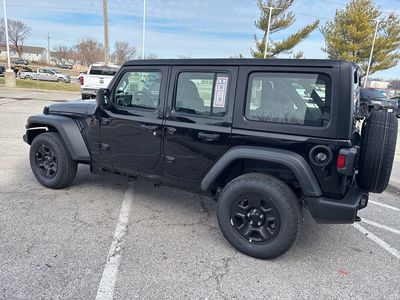 2026 Jeep Wrangler - Photo 21