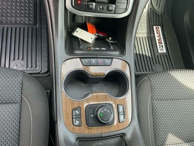 2023 GMC Acadia — photo 12 view