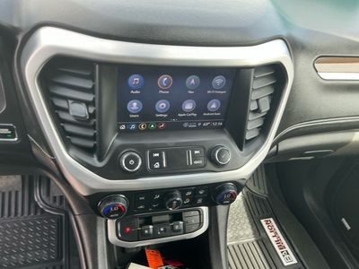 2023 GMC Acadia — photo 11 view