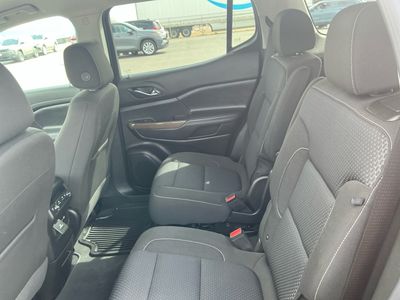 2023 GMC Acadia — photo 16 view