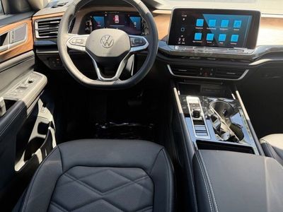 2026 Volkswagen Atlas — photo 10 view