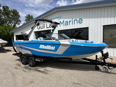 2025 Malibu 21 LX - Photo 7
