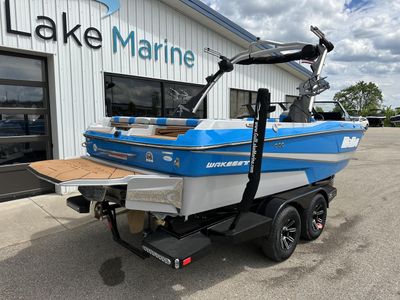 2025 Malibu 21 LX - Photo 4