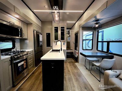2025 Palomino Columbus - Photo 3