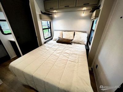 2025 Palomino Columbus - Photo 20