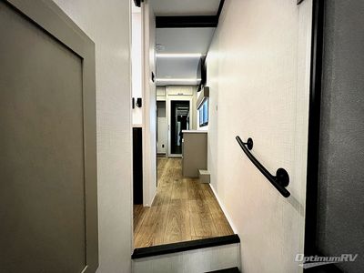 2025 Palomino Columbus - Photo 28