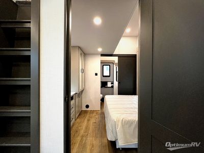 2025 Palomino Columbus - Photo 19