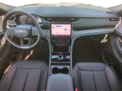 2025 Jeep Grand Cherokee - Photo 18