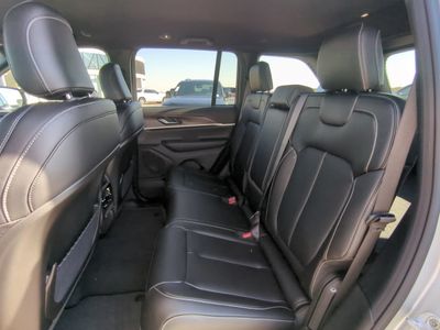 2025 Jeep Grand Cherokee - Photo 16
