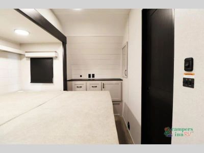 2027 Jayco Seismic - Photo 32