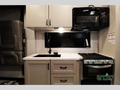 2027 Jayco Seismic - Photo 24
