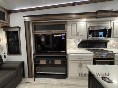 2025 Keystone Montana - Photo 11