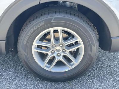 2026 Ford Explorer — photo 7 view