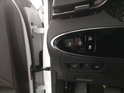 2025 Genesis GV70 — photo 13 view
