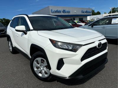 2019 Toyota RAV4 — side profile view