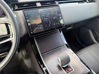 2026 Land Rover Range Rover Velar - Photo 27