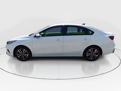 2024 Kia Forte - Photo 4