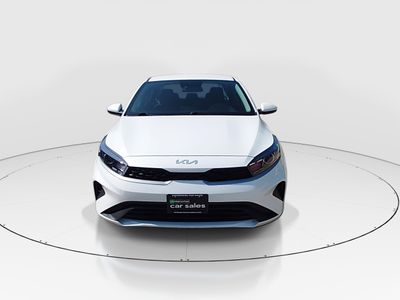 2024 Kia Forte - Photo 2