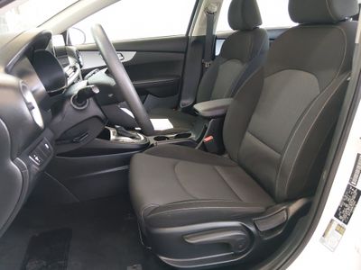 2024 Kia Forte - Photo 10