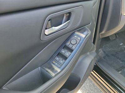 2026 Nissan Rogue — photo 10 view