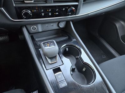 2023 Nissan Rogue — photo 14 view