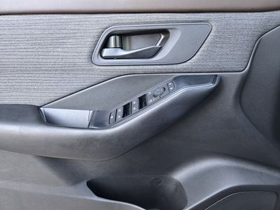 2023 Nissan Rogue — photo 15 view