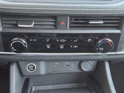 2023 Nissan Rogue — photo 13 view