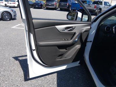 2025 Chevrolet Blazer - Photo 13
